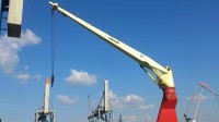 Deck crane 